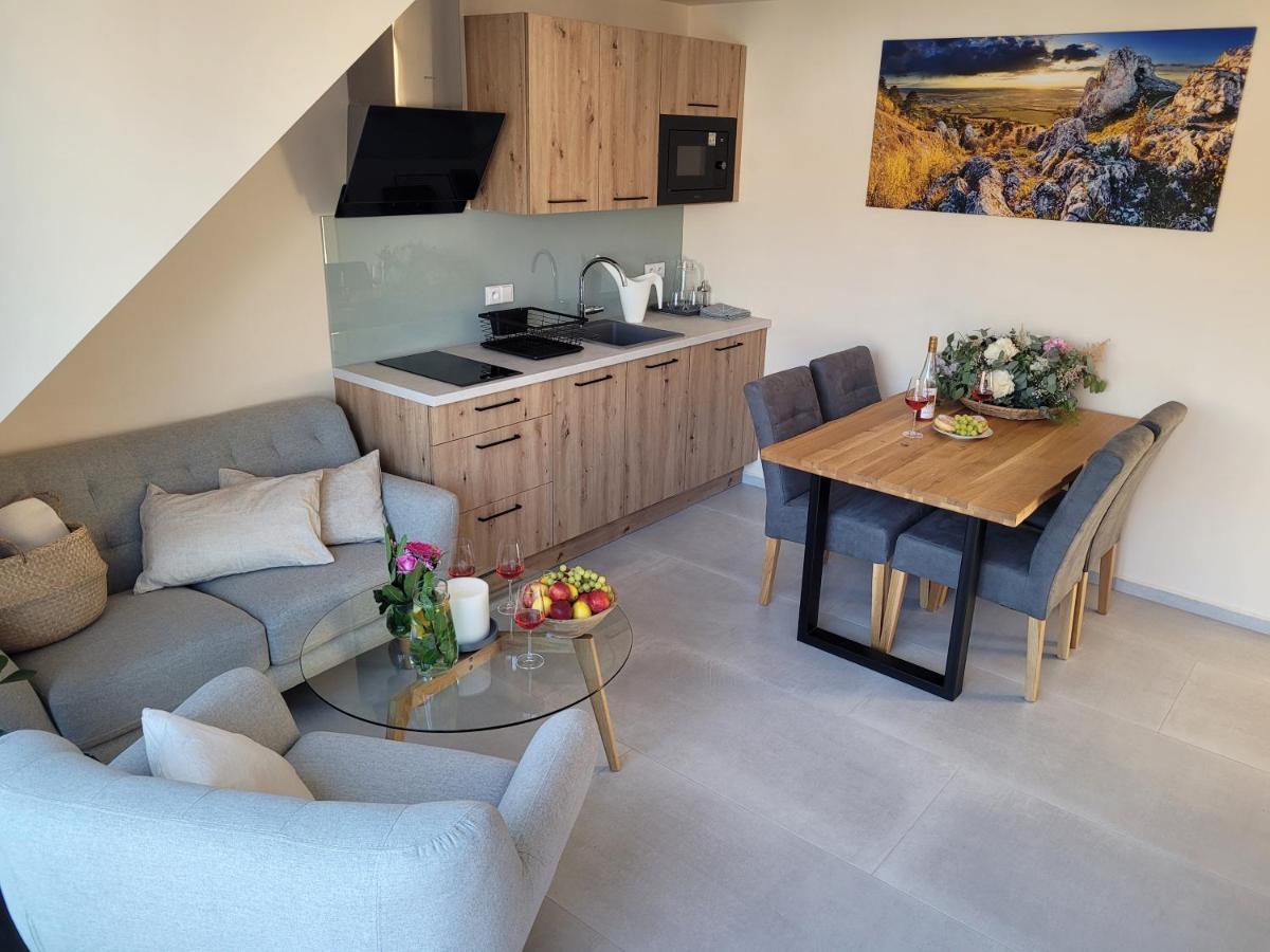 Zamek Na Dlani Mikulov Apartment Luaran gambar