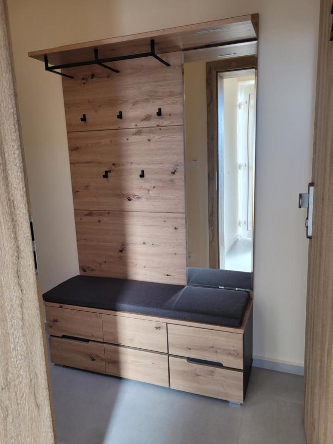 Zamek Na Dlani Mikulov Apartment Luaran gambar