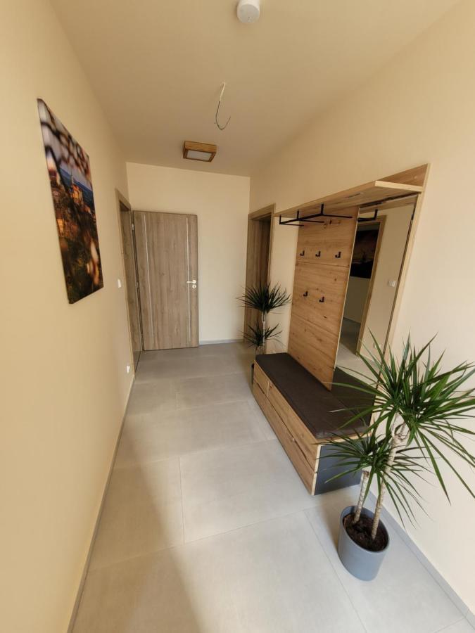 Zamek Na Dlani Mikulov Apartment Luaran gambar